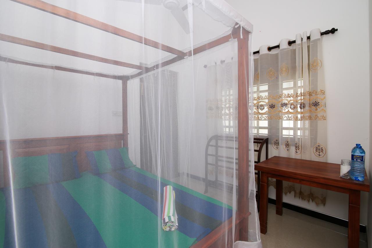 Surf Bay House Hotel Dickwella Room photo